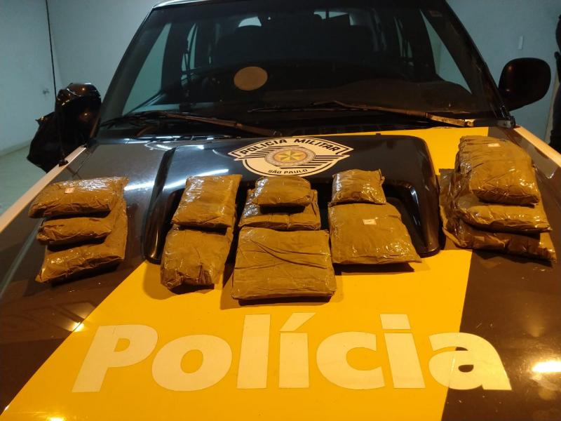 Polícia Militar Rodoviária - Pasta base de cocaína foi adquirida em uma cidade da Bolívia