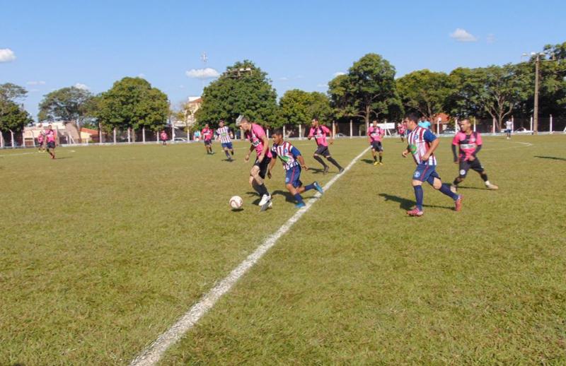 Cedida/Marcos Chicalé - Floresta Esporte Clube venceu o Esporte Clube Santa Helena de Eneida, por 3 a 0, no domingo