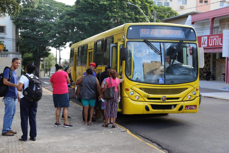 Weverson Nascimento - Prefeitura e empresa atribuem alterações à queda no número de passageiros