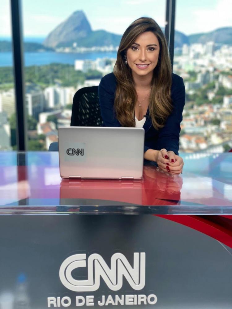 Jacqueline Frizon, da reportagem da Band em Presidente Prudente, para a bancada da CNN Brasil