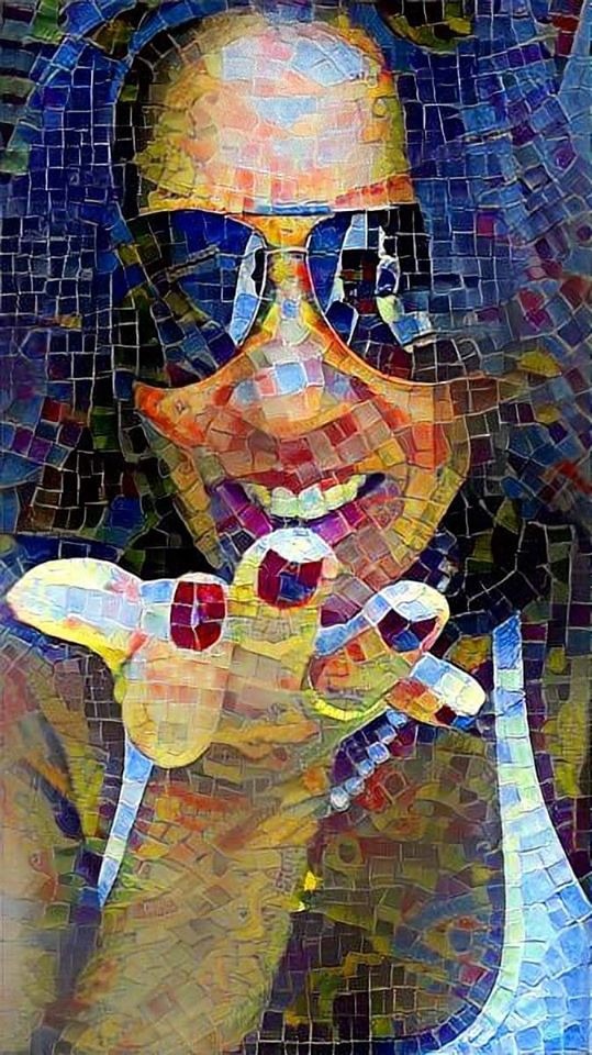 O autorretrato de Mara Soares, em mosaico