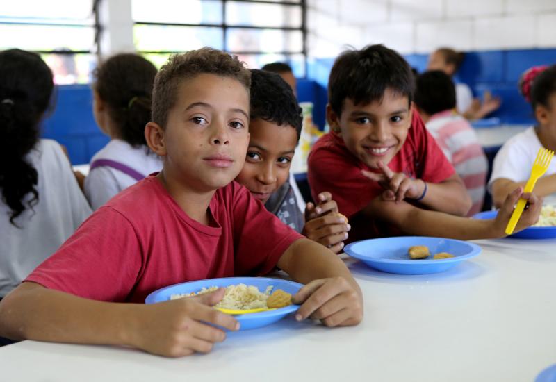 Governo do Estado - Benefício é oferecido a estudantes cujas famílias recebem o Bolsa Família ou vivem situação de extrema pobreza e não têm o benefício federal