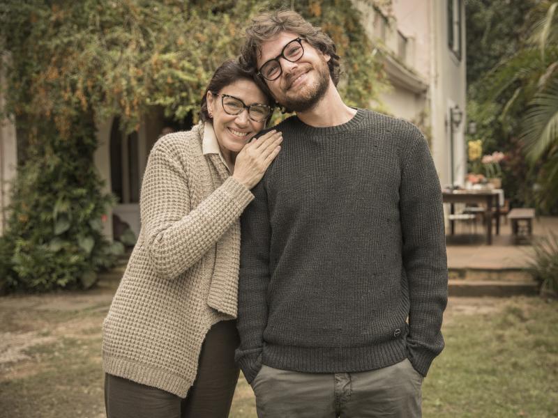 Divulgação - Em “Todas as Mulheres do Mundo”, Lilia Cabral faz a mãe do protagonista Paulo, vivido por Emílio Dantas