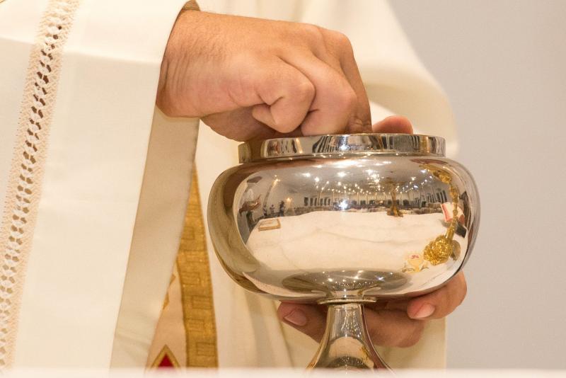 Foto: Paróquia Nossa Senhora do Carmo: Seguindo as normas atuais, bispo diocesano autoriza comunhão