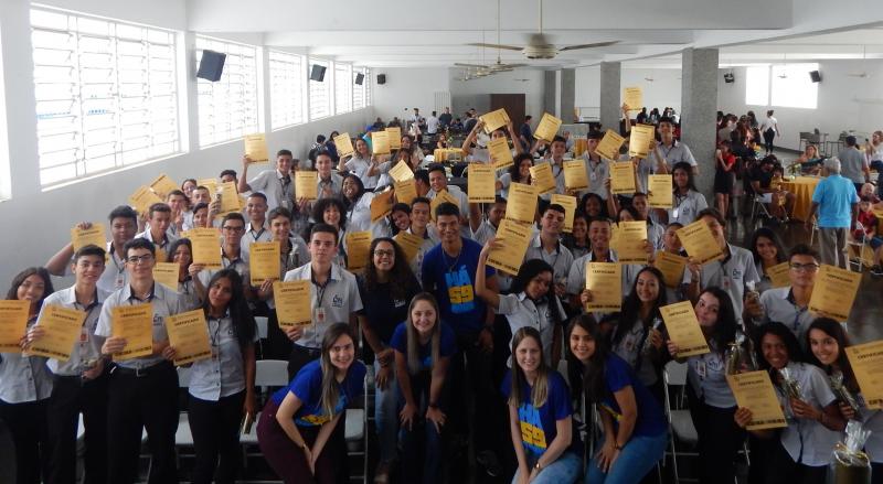 Cedida - Milhares de jovens, como estes, foram formados pela Fundação Mirim de Prudente