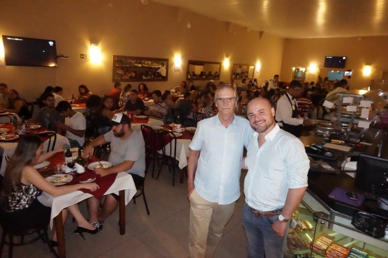 Arquivo - Adevaldo e Guilherme: proprietários da Pizzaria Nº1
