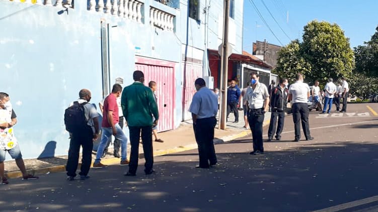 Cedida/Wagner Schiavão - Motoristas e cobradores permaneceram de braços cruzados na manhã de ontem