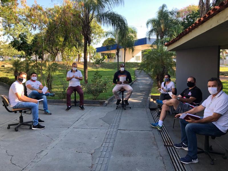 Cedida/Marcos Chicalé - Professores da Semepp reunidos com o secretário Claudinei Quirino na última quinta-feira