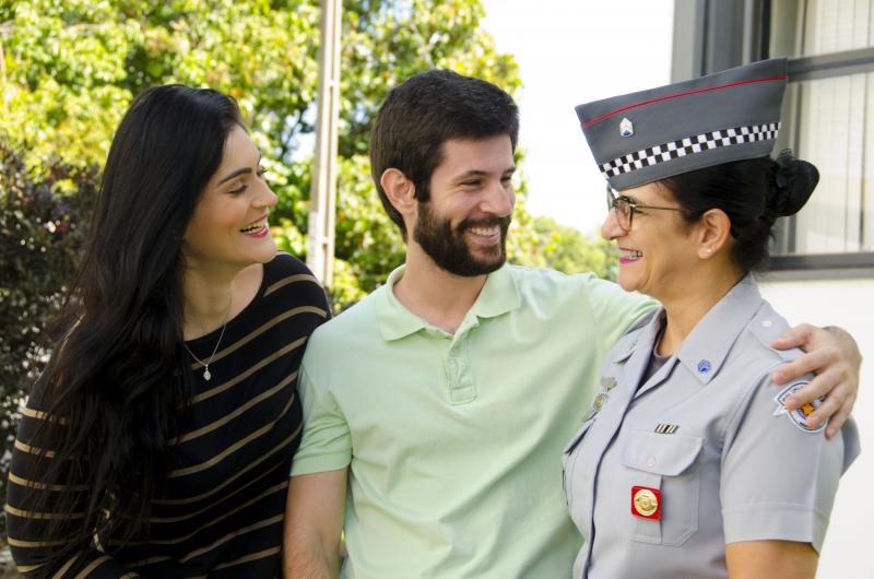 Elaine Del Bianchi/Cedida - Sandra com os filhos Rafael e Bárbara: “Minha família é meu porto seguro”