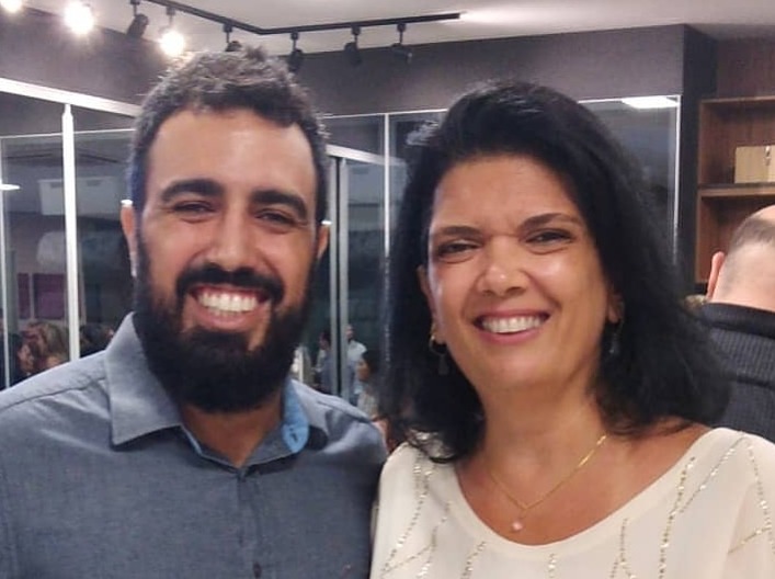 Filho e mãe: os arquitetos Anthony e Claudia Ferro