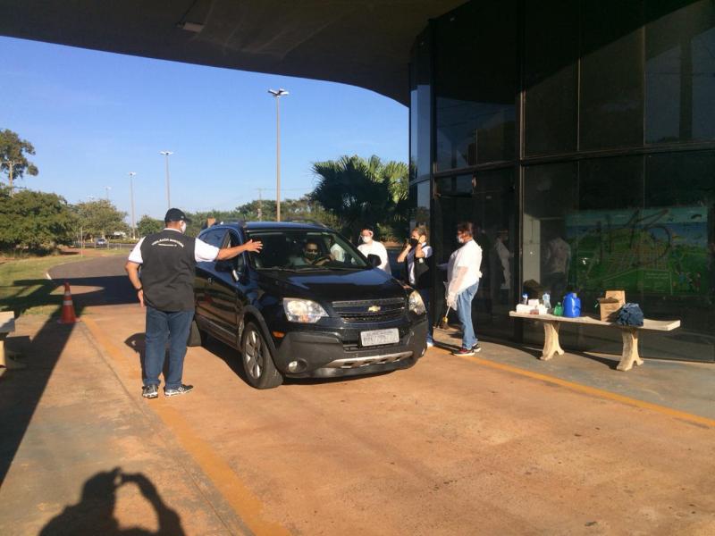 Prefeitura de Epitácio - Em Epitácio, transeuntes passam por barreira sanitária