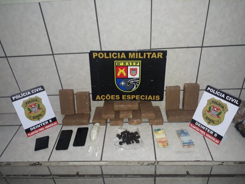 Polícia Militar - Aparelhos celulares também foram apreendidos na operação