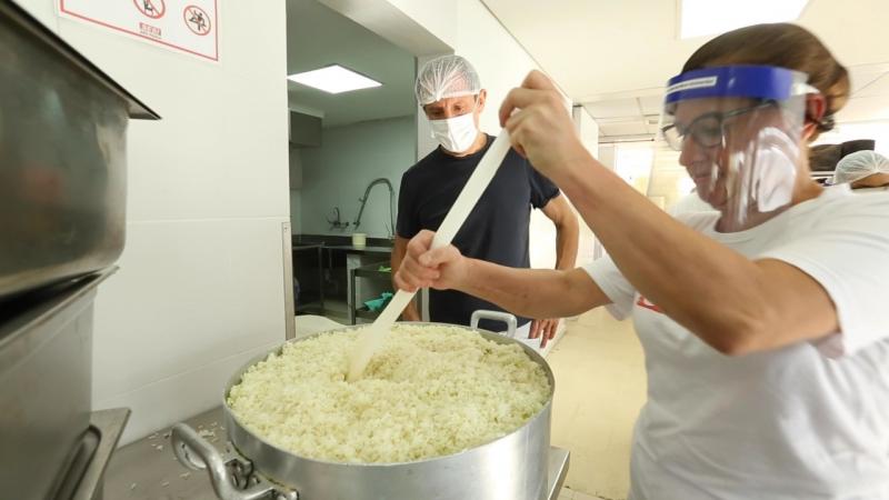 Arquivo - Sesi-SP monta uma verdadeira força-tarefa com seus 139 cozinheiros e 606 auxiliares de cozinha