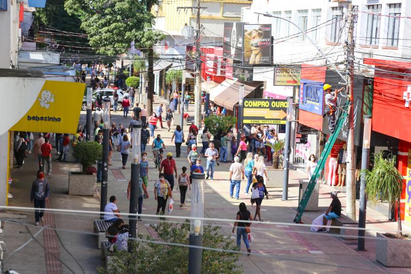 Weverson Nascimento - População se aglomerou em filas e não respeitou o distanciamento social