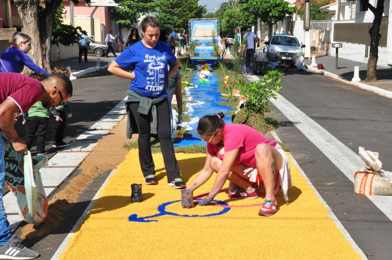 Arquivo - Neste ano, devido à pandemia, não haverá a presença dos tradicionais tapetes coloridos