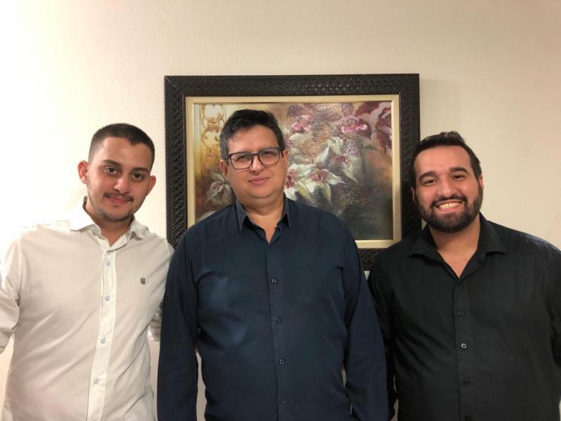 Cedida - Alisson Cavallari trabalha ao lado do irmão Italo Carocci e o pai Claudineis Cavallari