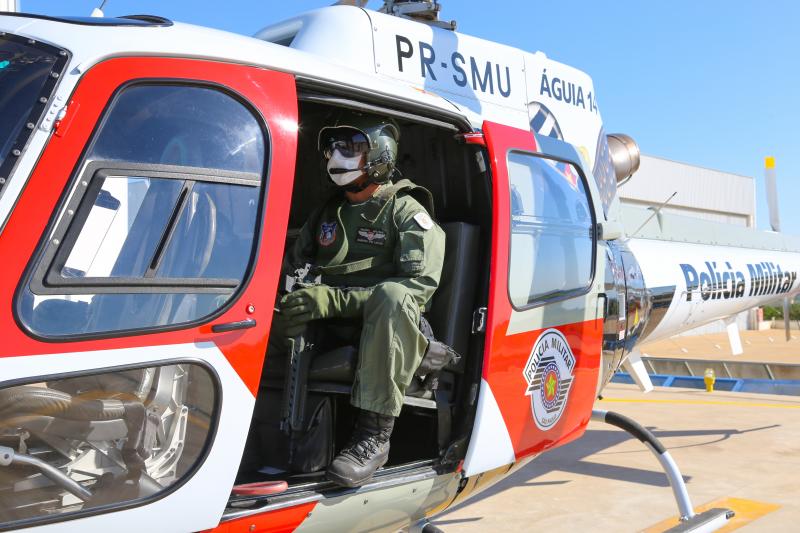 Weverson Nascimento: Dentro do Helicóptero Águia embarcam quatro policiais