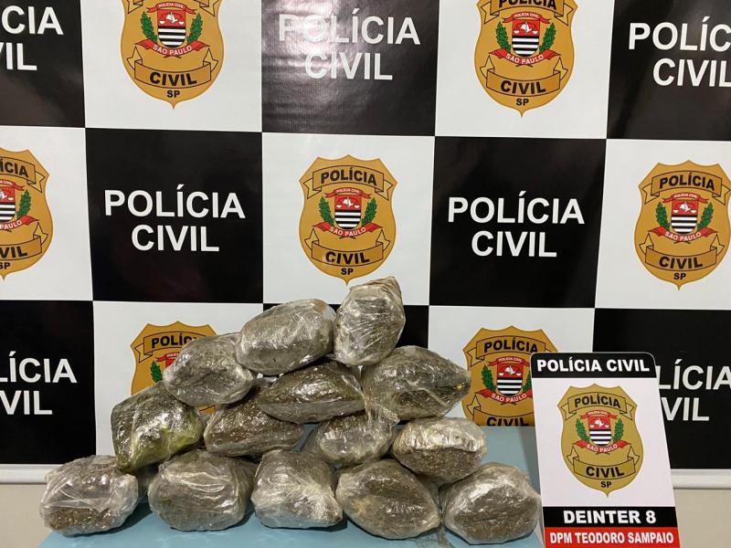 Polícia Civil - Após pesagem, droga totalizou aproximadamente 9 kg