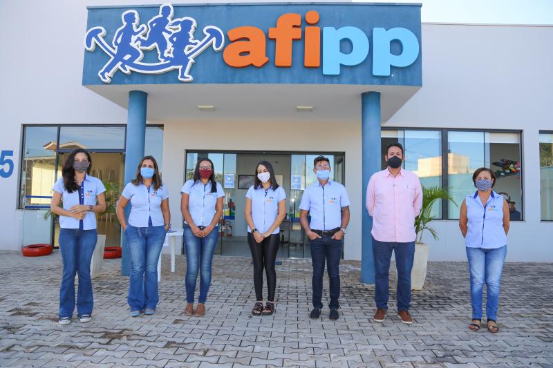 Weverson Nascimento: Presidente Tiago Sotelo ao lado da equipe da Afipp