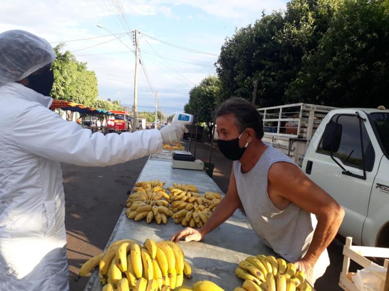 Prefeitura de Ouro Verde: Na feira-livre de Ouro Verde é realizada a barreira sanitária