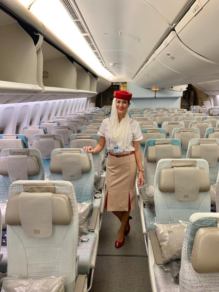 Natália Ferro, a bordo de uma das luxuosas aeronaves da Emirates Airlines