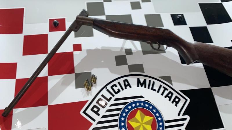 Polícia Civil - Arma foi encontrada junto com o acusado