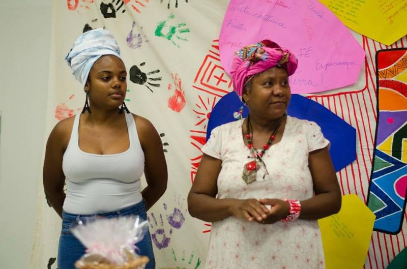 Cedida - Fabiana e Ivonete participam juntas de uma oficina da Pastoral da Juventude