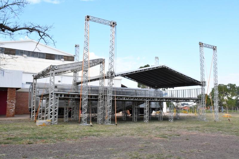 Marcos Sanches/Secom - Tudo pronto: shows serão realizados em palco montado no estacionamento do IBC Centro de Eventos