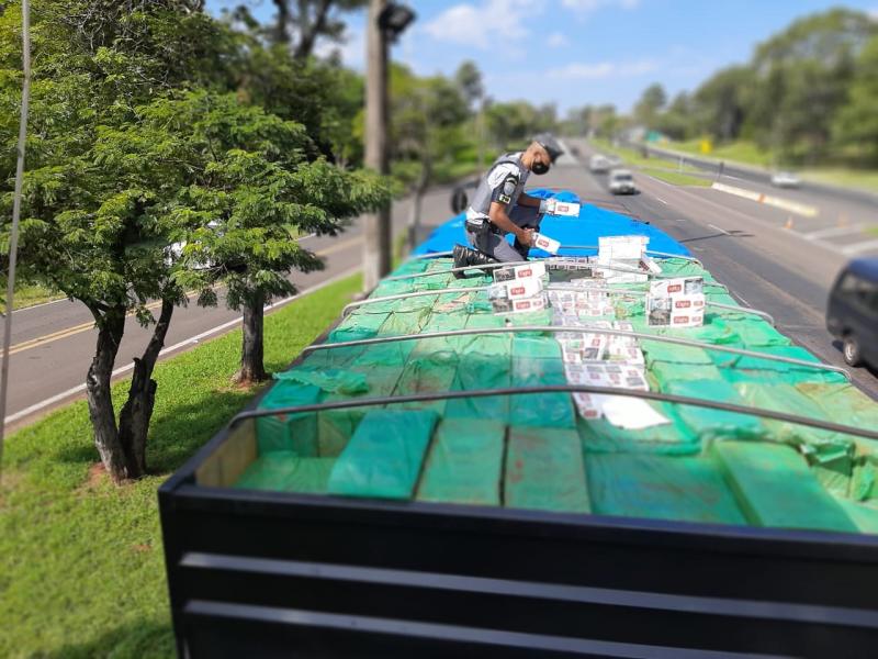 Polícia Militar Rodoviária  - Além da carga, carreta também foi apreendida