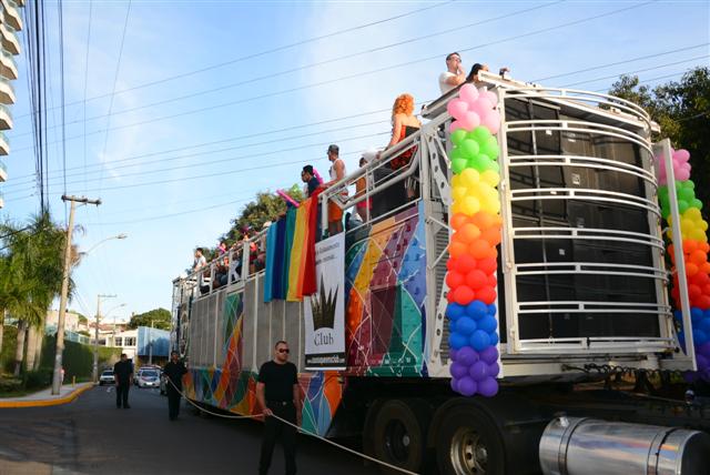 Arquivo - Antes da pandemia, Parada do Orgulho LGBT era realizada anualmente no Parque do Povo