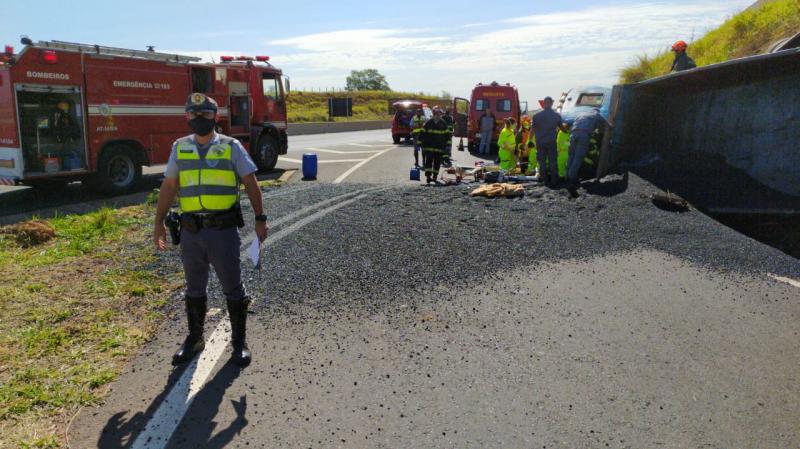 Polícia Militar Rodoviária - Acidente ocorreu na alça de acesso à SP-284