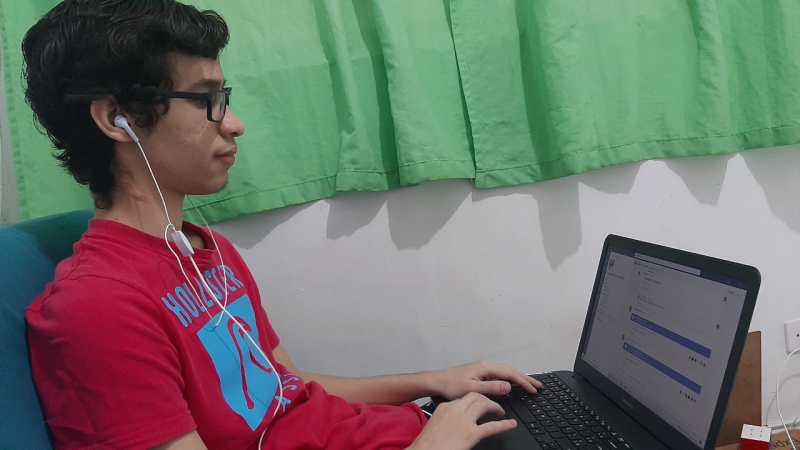 Divulgação/CPS - Cada estudante recebeu um cartão para acesso à internet