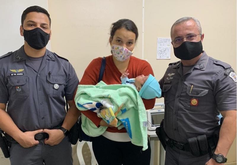 Polícia Militar - Bebê foi salvo após Manobra de Heimlich