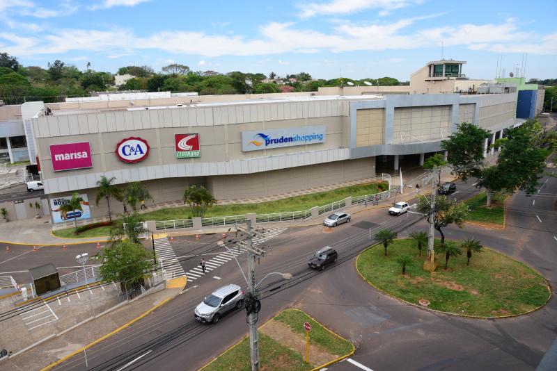 Arquivo - Prudenshopping mantém três pontos de drive-thru para que lojistas atendam clientes