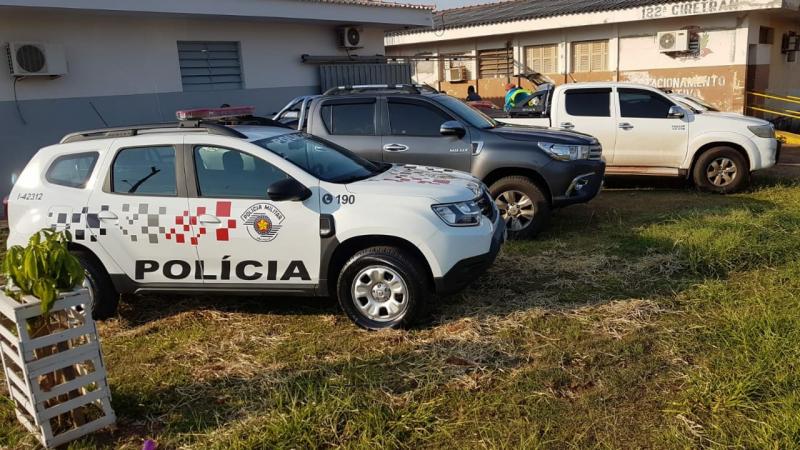 Polícia Civil - Grupo estava em caminhonetes durante abordagem