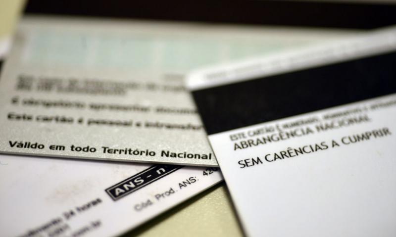 Agência Brasil - Planos de saúde estão obrigados, desde ontem, a cobrir exames para detecção do novo coronavírus