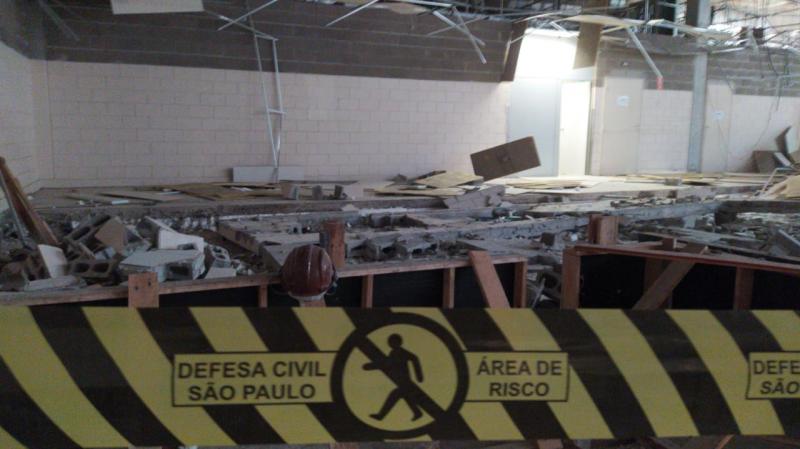  Arquivo/Defesa Civil: Desabamento de parede interna matou quatro trabalhadores