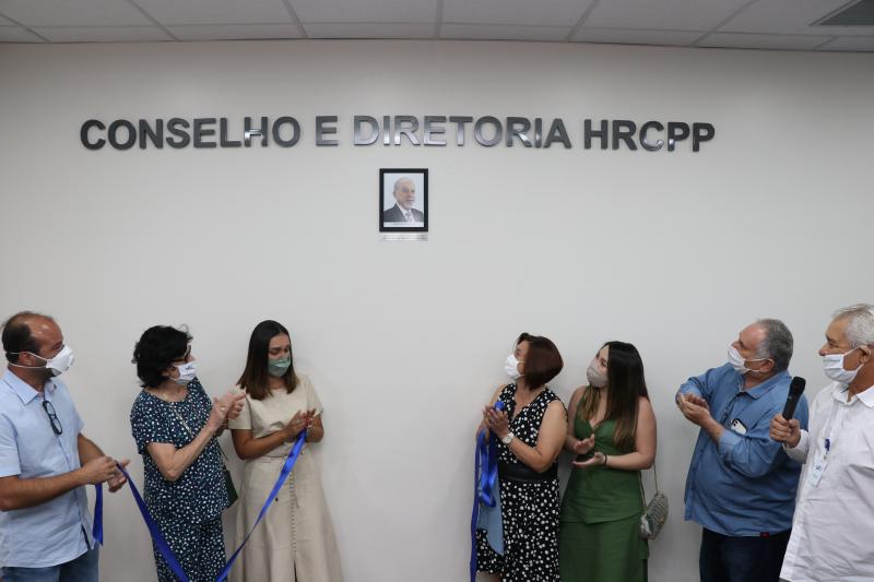 Galeria dos presidentes do HRCPP foi inaugurada com foto de José Ilário Pasquini, o primeiro presidente da Fundação
