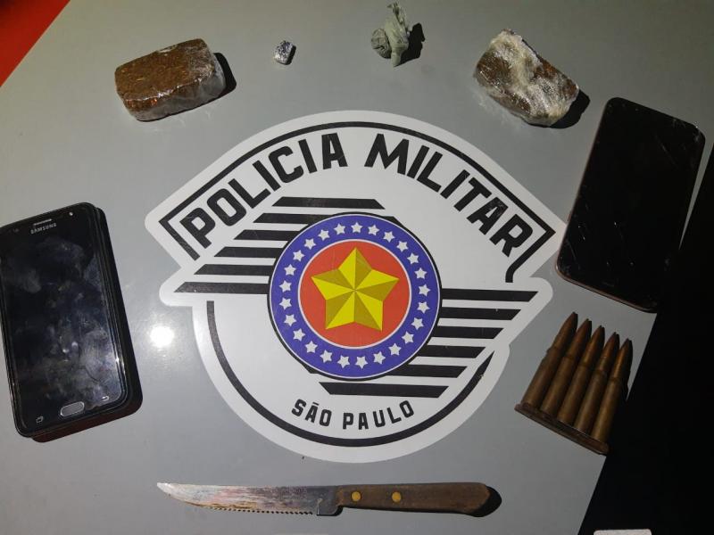Polícia Militar - Além de porção de maconha havia mais dois tabletes escondidos na casa