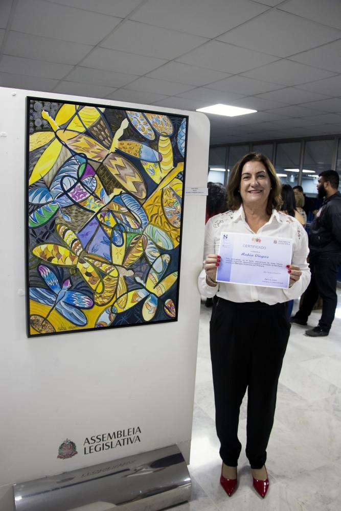 Em sua participação na Alesp, a artista recebeu Menção Honrosa por participar com a tela 