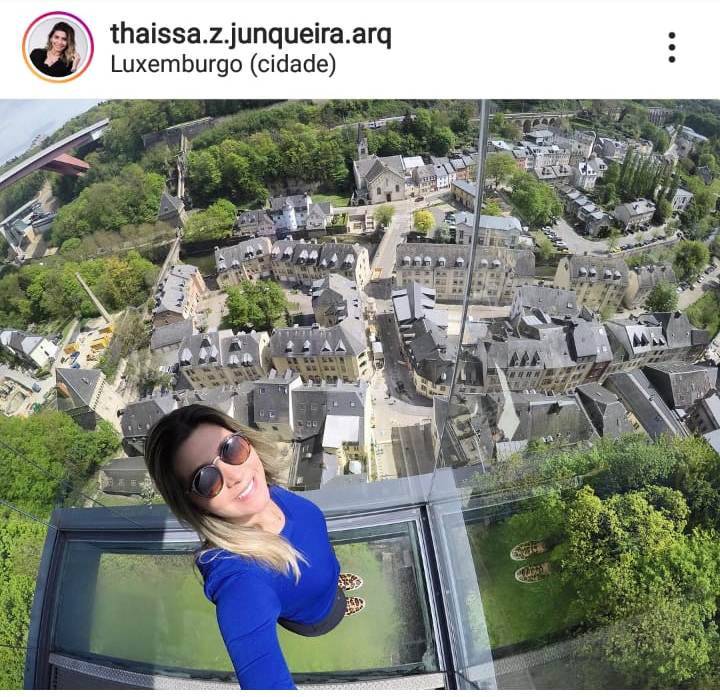 Taissa Junqueira no elevador panorâmico de Luxemburgo