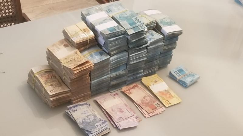 Polícia Civil - Operação resultou na apreensão de R$1.200.000