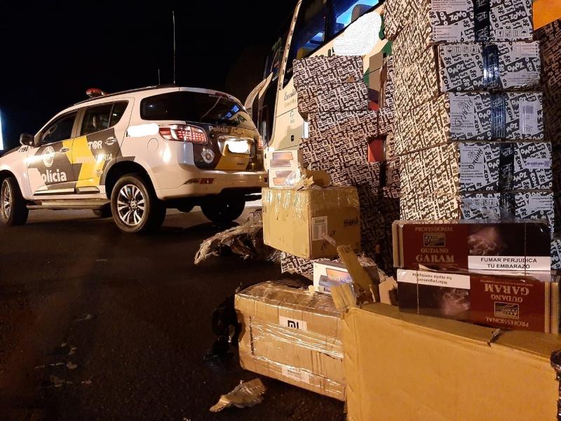 Polícia Militar Rodoviária - Carga estava no compartimento externo do ônibus