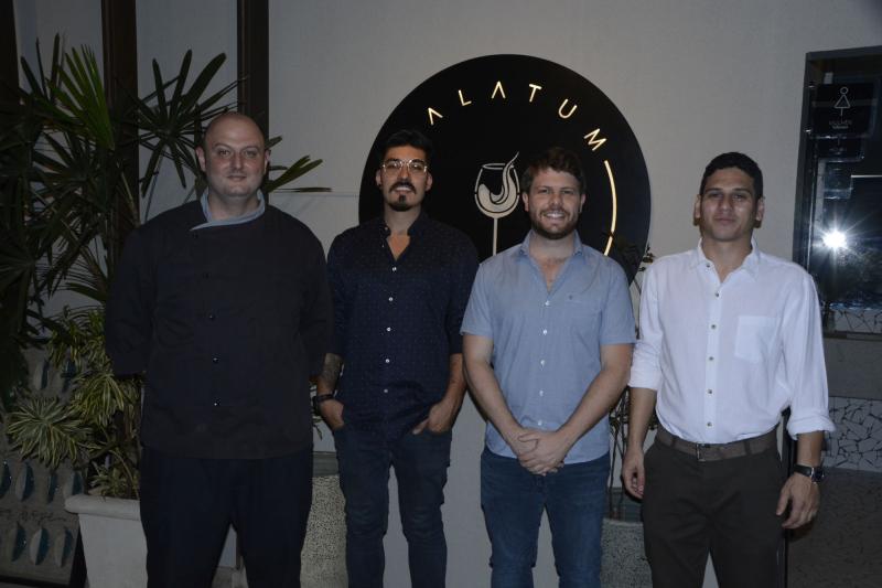 Os sócios proprietários do Palatum:  Chef Renato Medeiros, Rodrigo do Valle, Bruno Constantino e William Omote