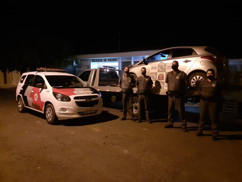 Polícia Militar - Carro foi encontrado abandonado depois do crime