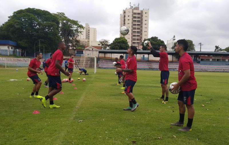 JulhiaMarqueti / AI Grêmio Prudente - Sob o comando de Ademir Fesan, Grêmio Prudente treinou ontem no Caetano Peretti