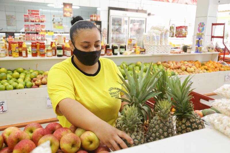 Weverson Nascimento - Frutas são de fácil digestão e favorecem a sensação de bem-estar nos dias mais quentes