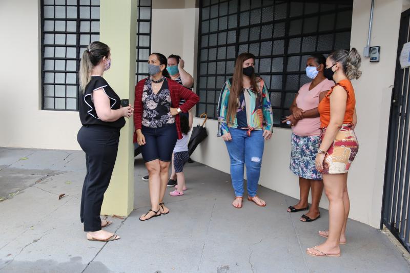 Weverson Nascimento - Pais e responsáveis se uniram em protesto contra o fechamento do Centro de Educação Infantil