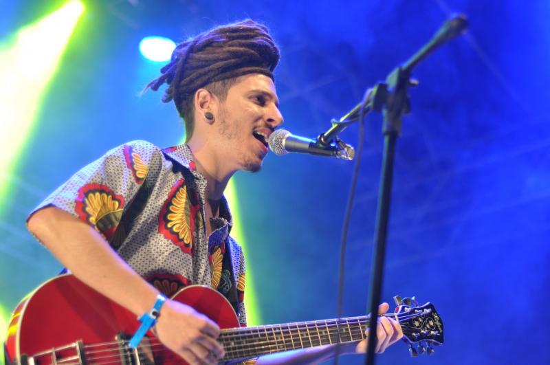 Acervo Sesc/Taíne Correa - Mateuzinho, do grupo Os Umbigaê, começou a carreira em Assis, fazendo voz e violão pela região