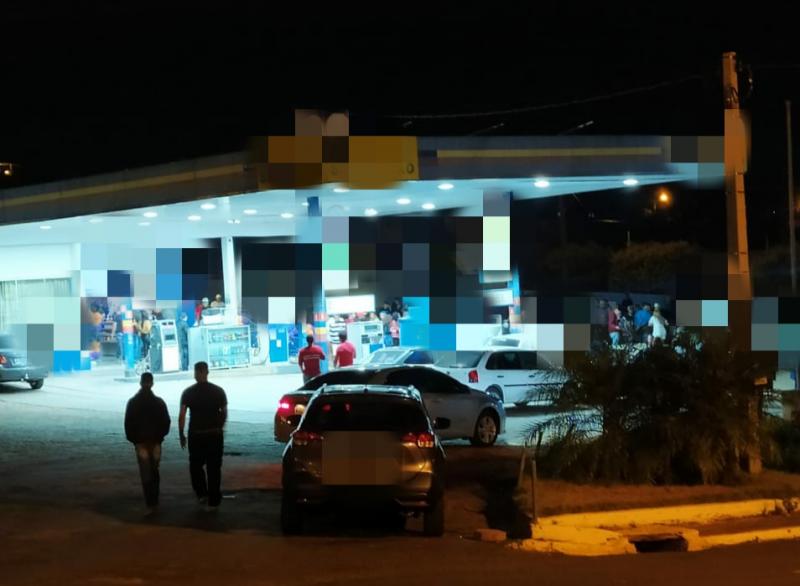 Polícia Militar - Festa irregular ocorreu em um posto de combustíveis de Salmourão